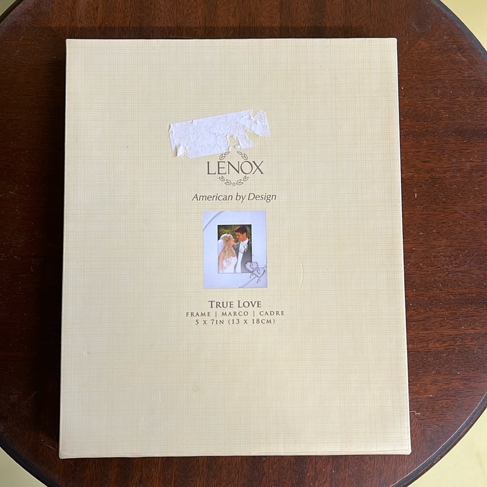 NWT - Lennox 5x7 “True Love” picture frame